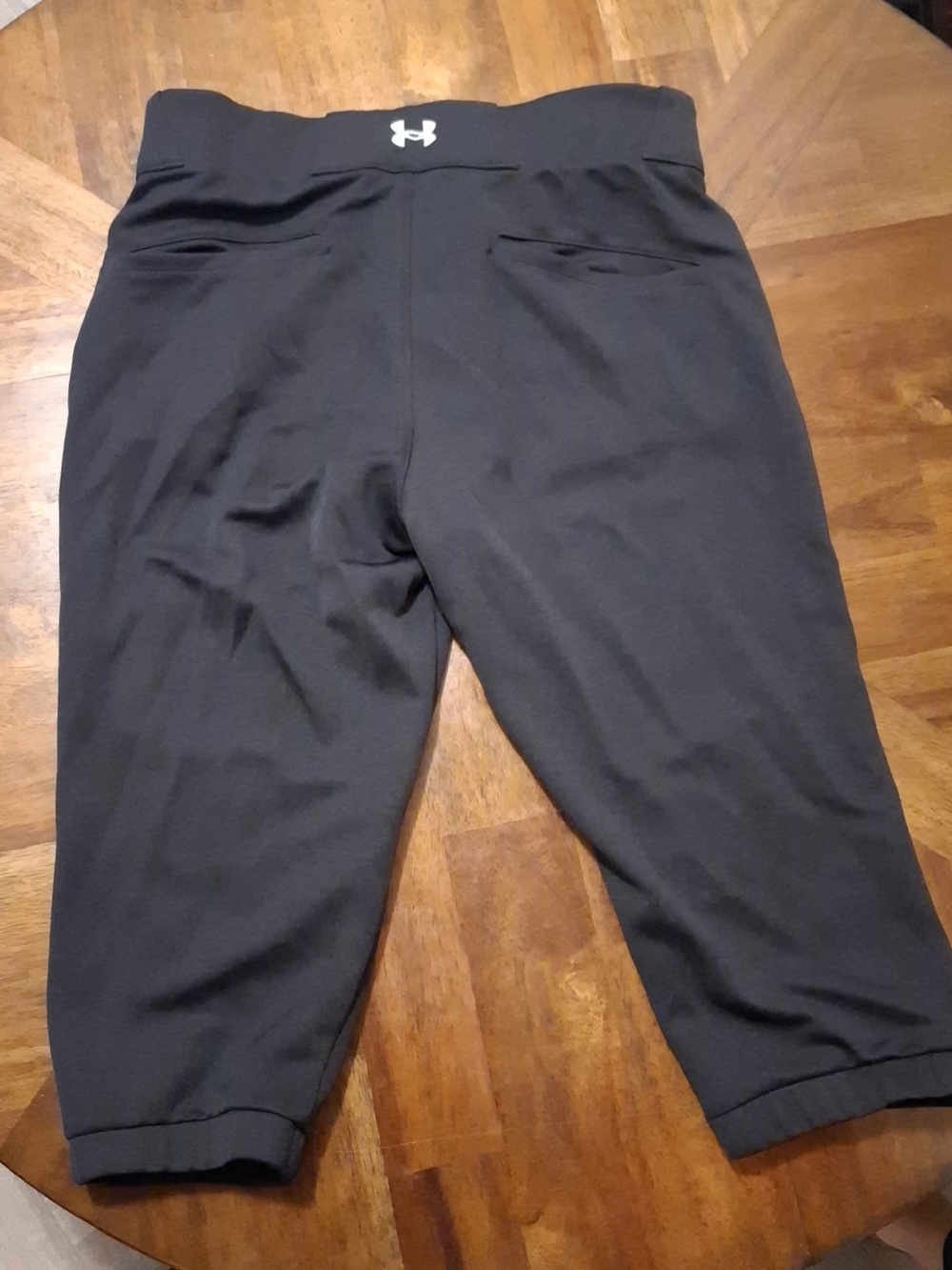 Under Armour women’s black softball pants size M - Picture 3 of 4